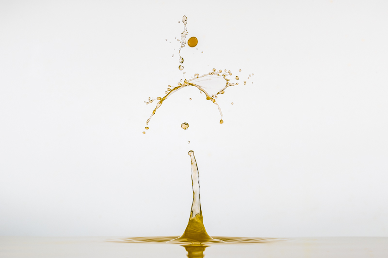 Liquid Art - Still Life - TaT - Tropfen - Tropfenfotografie - View_A - Wasserspritzer - Wassertropfen     von Anna Kropf | Franco Tessarolo