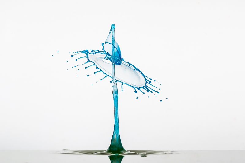 Liquid Art - Still Life - TaT - Tropfen - Tropfenfotografie - View_A - Wasserspritzer - Wassertropfen     von Anna Kropf | Franco Tessarolo